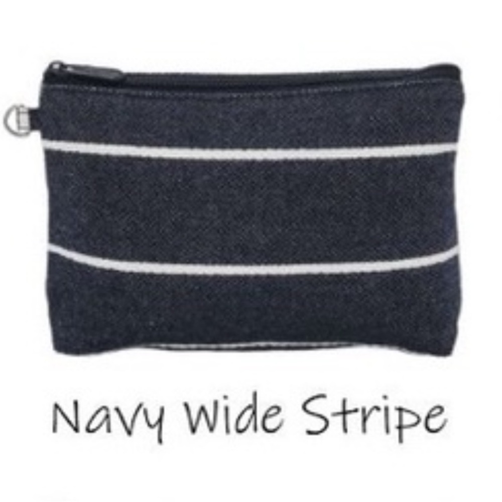Thirty-One Navy and White Zipper Pouch